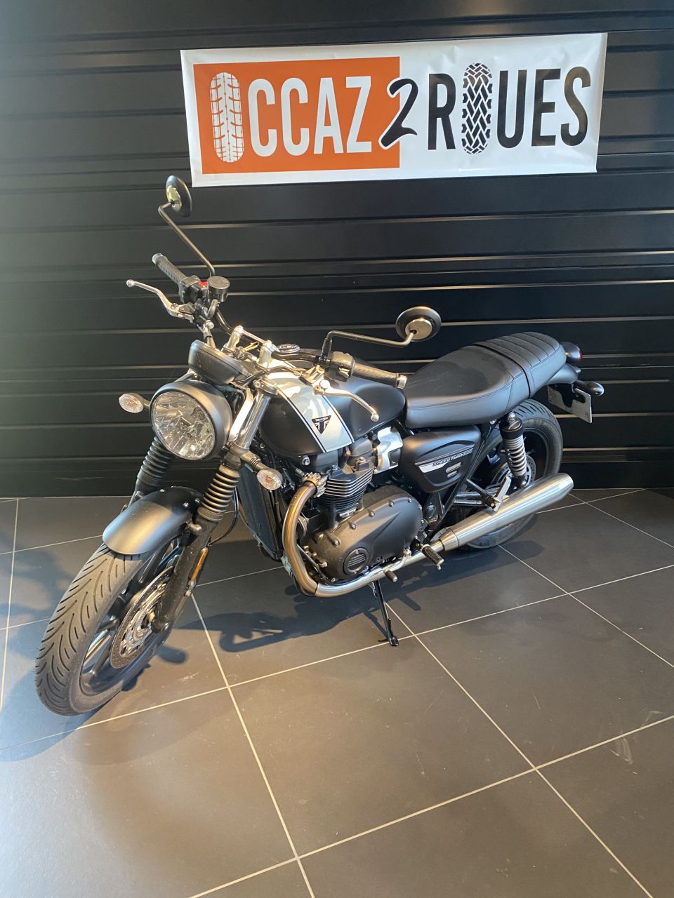 TRIUMPH SPEED TWIN 900 2