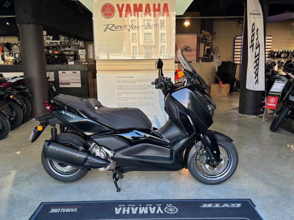 YAMAHA XMAX 300 Tech Max 0