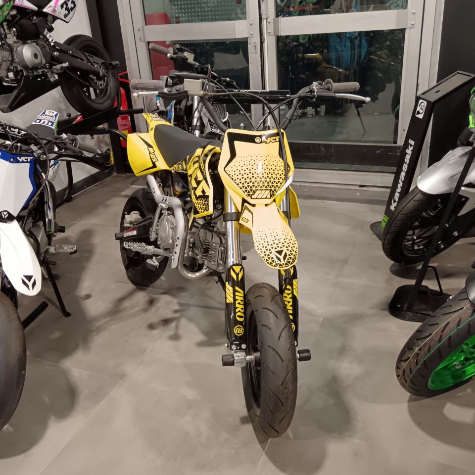 YCF 125 SUPERMOTARD 4