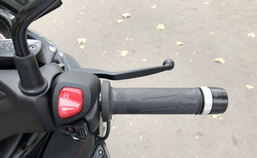 YAMAHA XMAX 125 TECH MAX 17