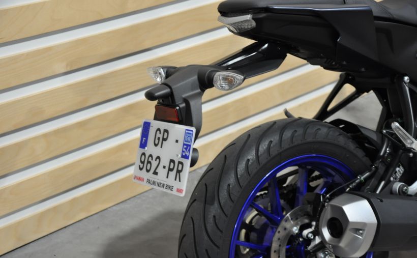 YAMAHA MT-125 4