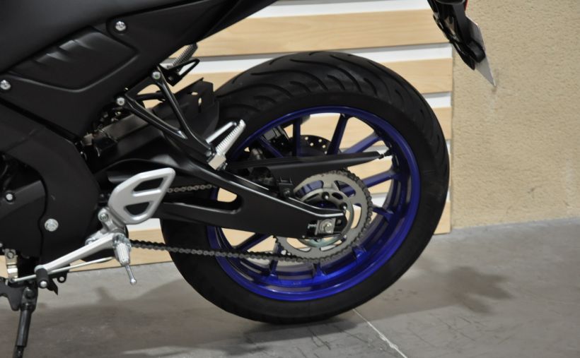YAMAHA MT-125 9