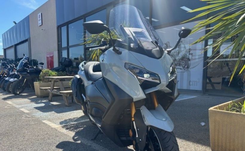 YAMAHA XP T-MAX 560 TECH MAX 1