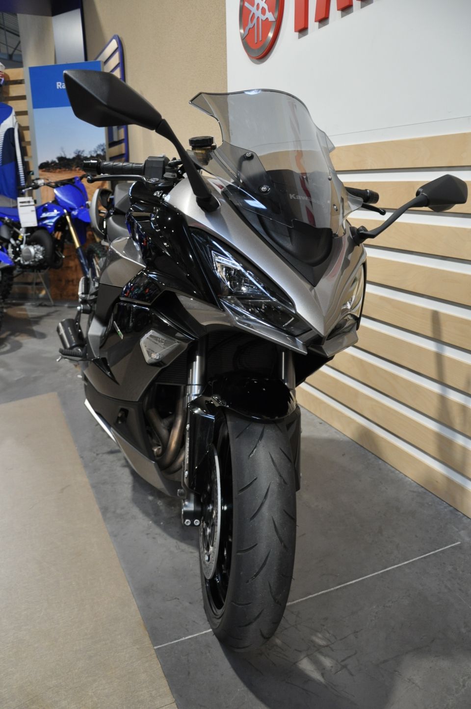 KAWASAKI Z 1000 SX 8