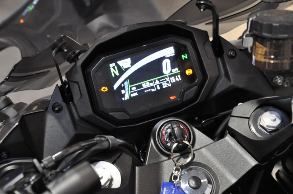 KAWASAKI Z 1000 SX 13