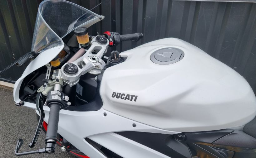 DUCATI PANIGALE V2 6