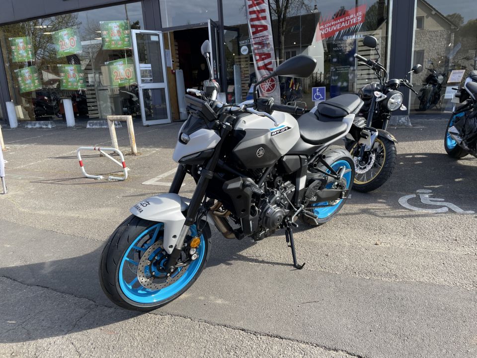 YAMAHA MT-07 (47.5CV) 3