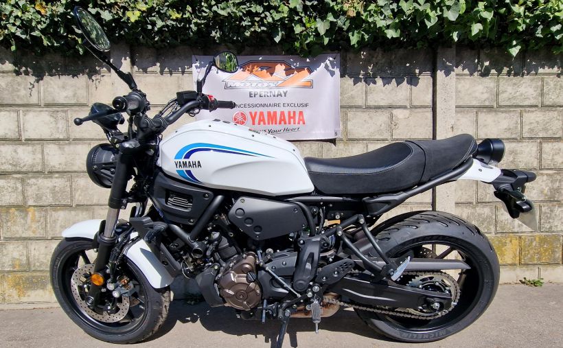 YAMAHA XSR 700 ABS 2