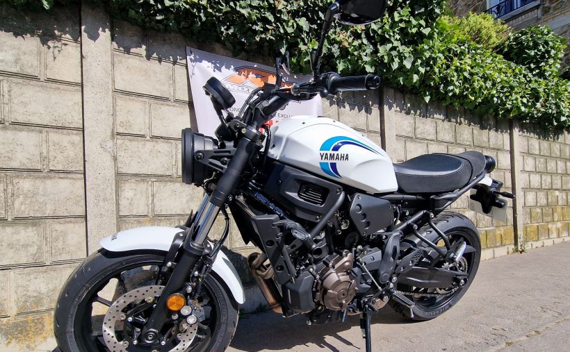 YAMAHA XSR 700 ABS 3