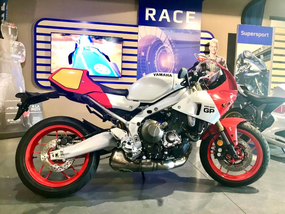 YAMAHA XSR 900 GP 0