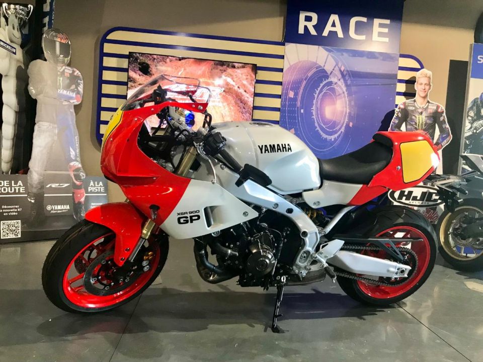YAMAHA XSR 900 GP 1