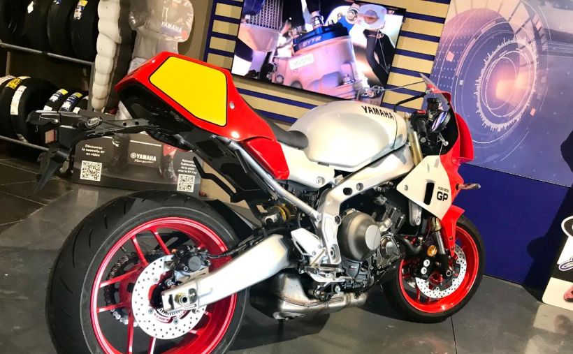 YAMAHA XSR 900 GP 2