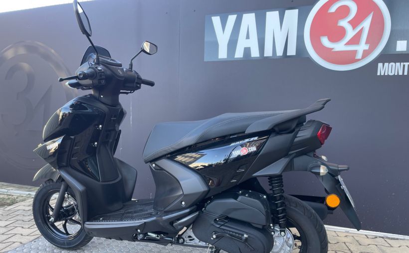 YAMAHA RayZR 125 5