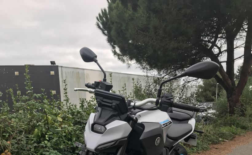 YAMAHA MT-07 Y-AMT 12