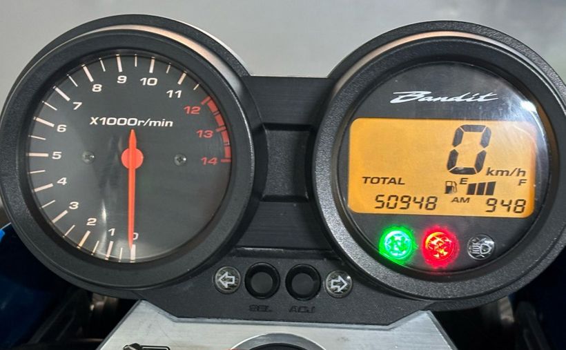 SUZUKI GSF 650 N BANDIT 6