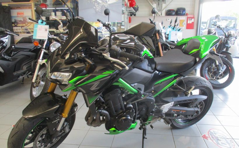KAWASAKI Z900 SE 1