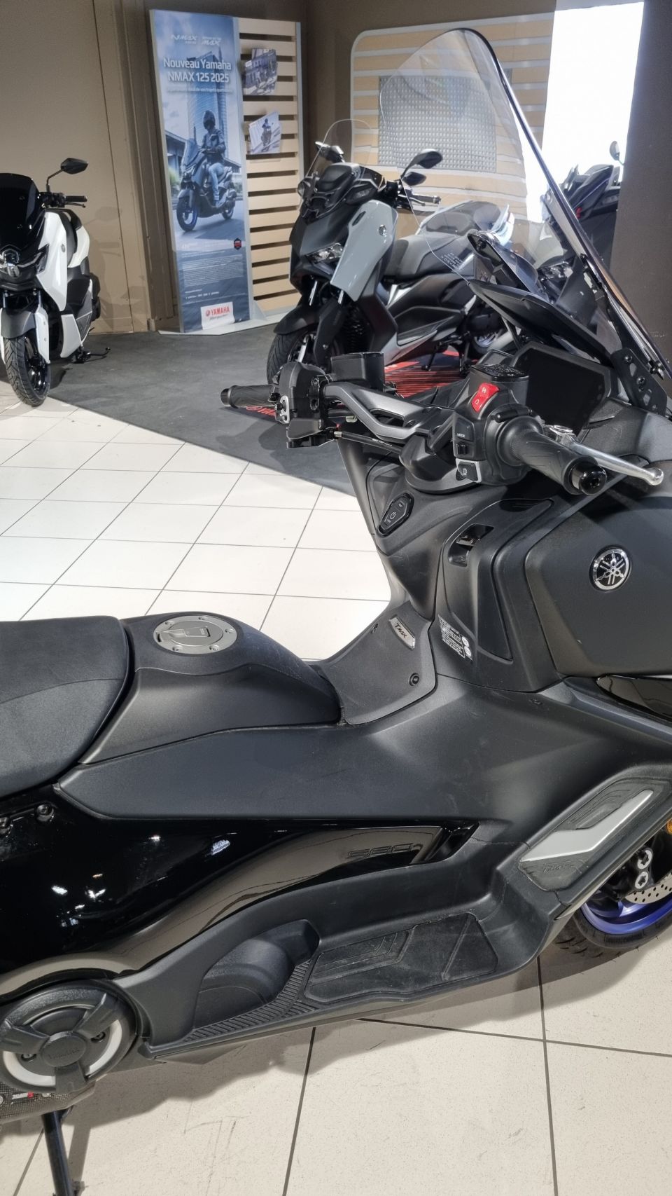YAMAHA XP T-MAX 560 3