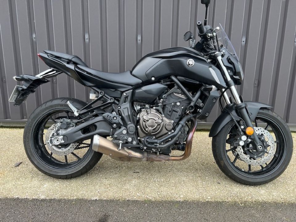 YAMAHA MT-07 0