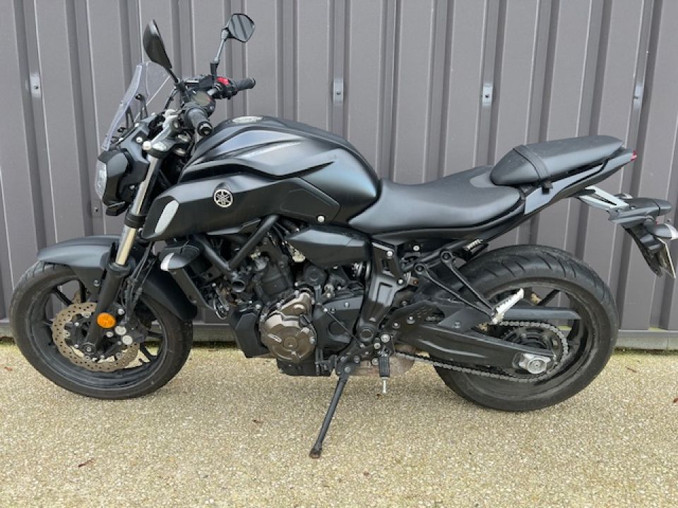 YAMAHA MT-07 2
