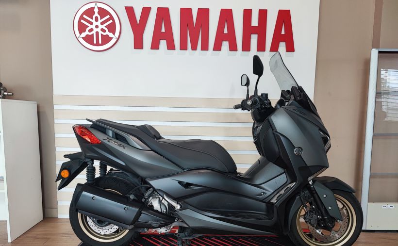 YAMAHA XMAX 300 Tech Max 0