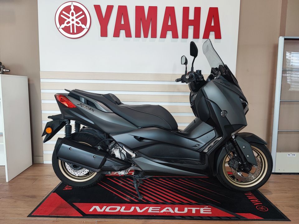YAMAHA XMAX 300 Tech Max 0