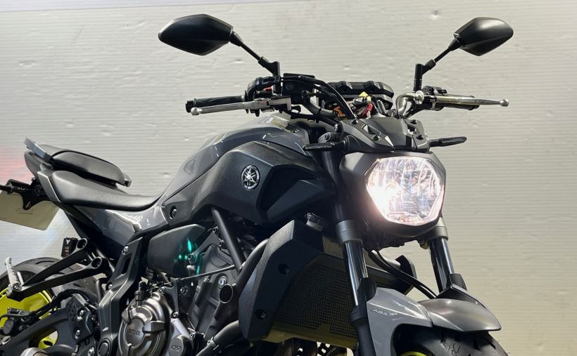 YAMAHA MT-07 30