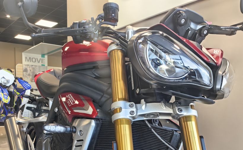 TRIUMPH SPEED TRIPLE 1200 RS 2