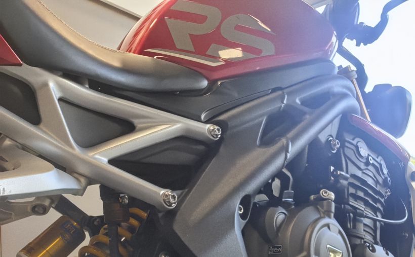 TRIUMPH SPEED TRIPLE 1200 RS 8