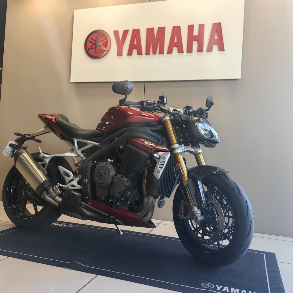 TRIUMPH SPEED TRIPLE 1200 RS 10