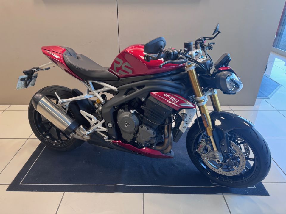 TRIUMPH SPEED TRIPLE 1200 RS 16