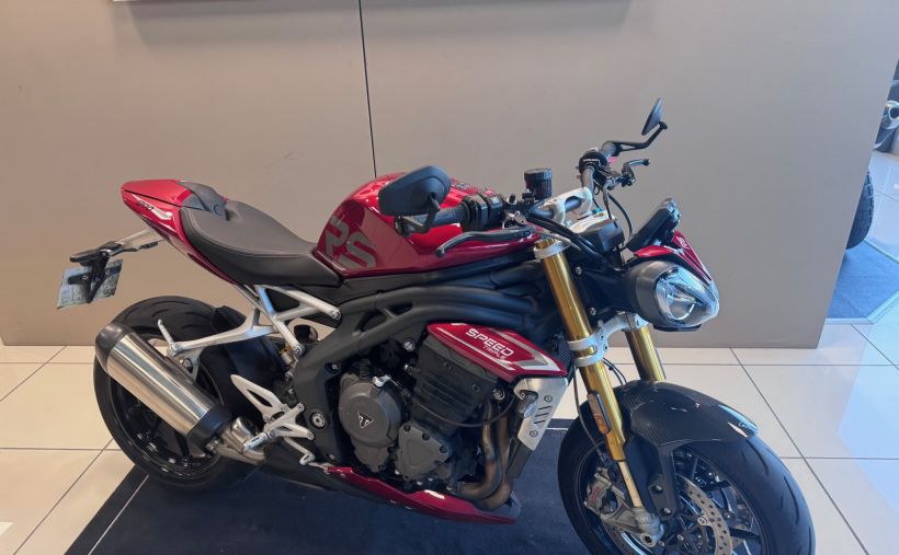 TRIUMPH SPEED TRIPLE 1200 RS 18