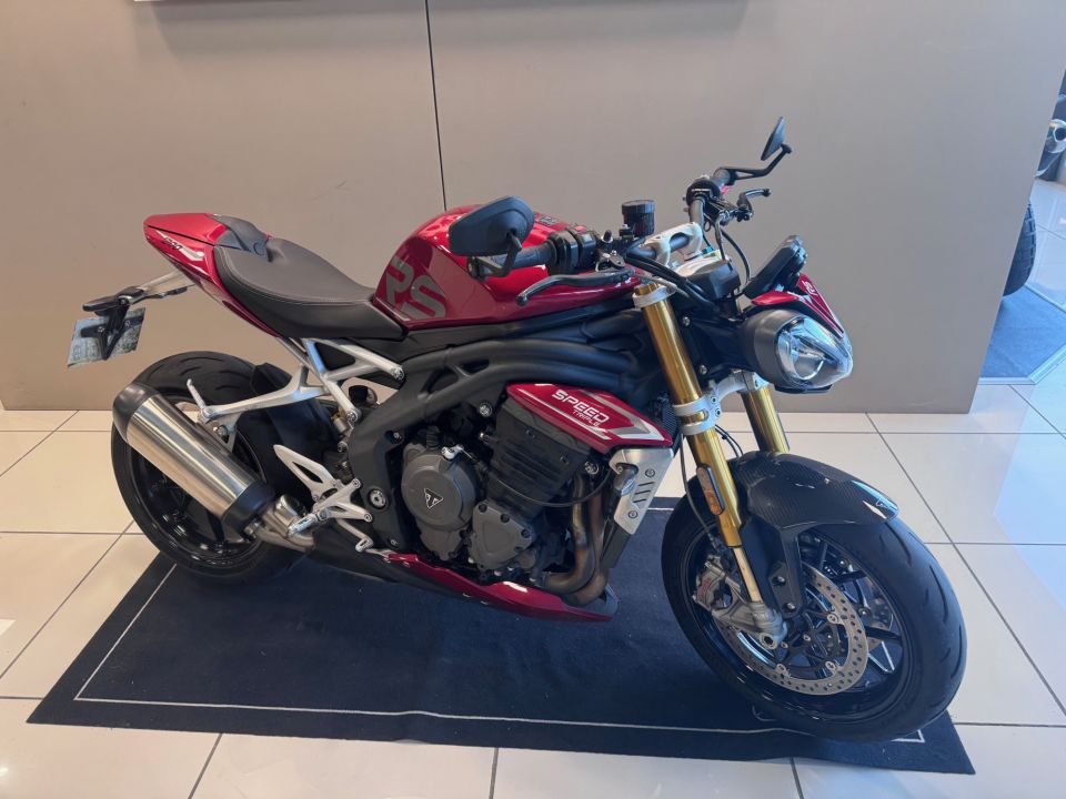 TRIUMPH SPEED TRIPLE 1200 RS 18