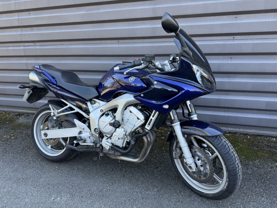 YAMAHA FZ6 600 FAZER 1