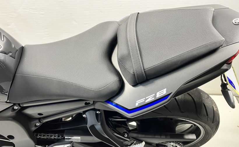 YAMAHA FZ8 5