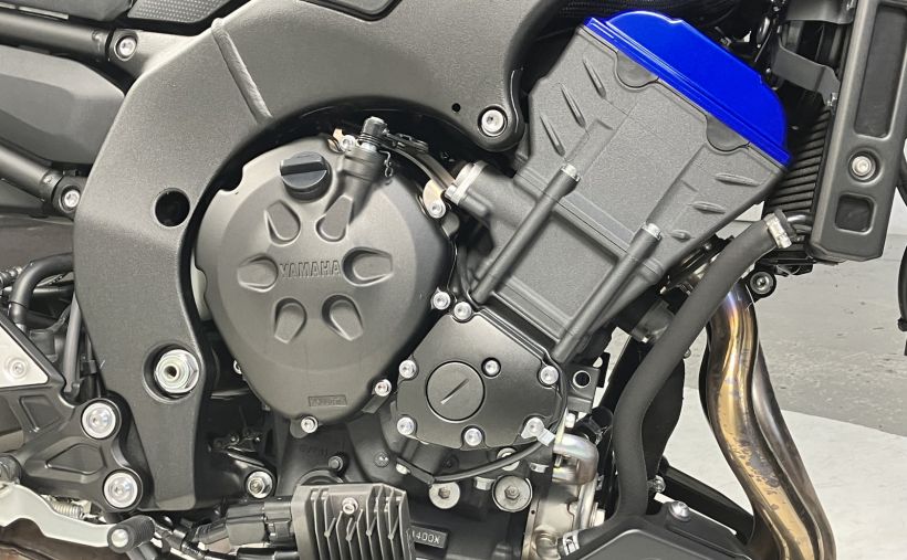 YAMAHA FZ8 10