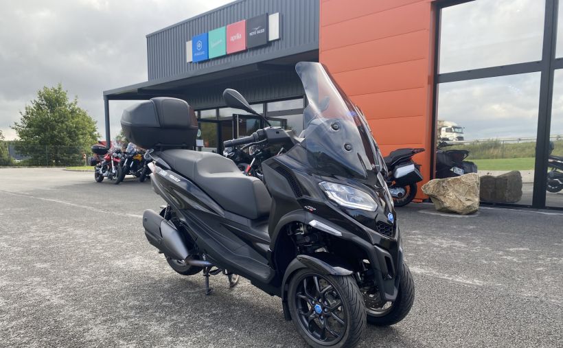 PIAGGIO MP3 400 1