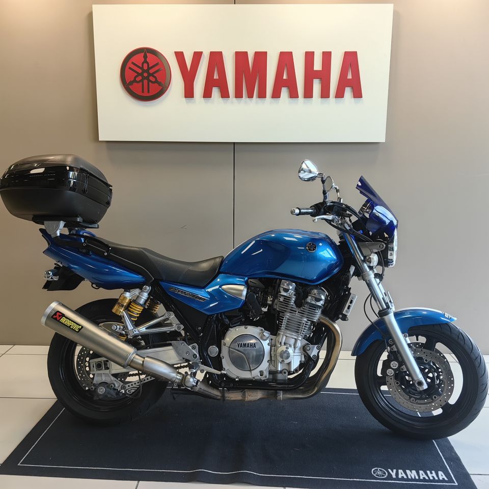 YAMAHA XJR 1300 SP 0