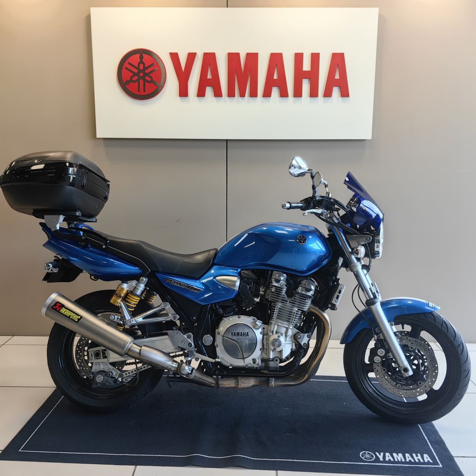 YAMAHA XJR 1300 SP 6