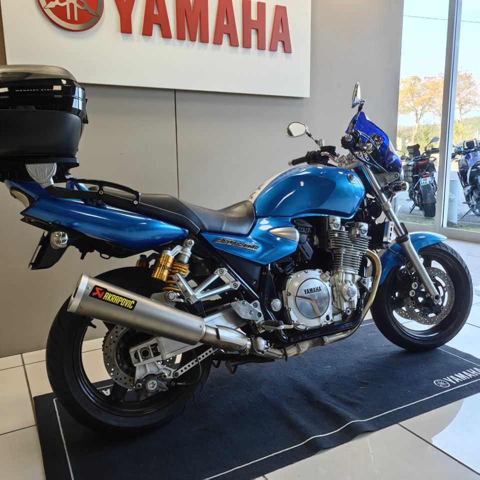 YAMAHA XJR 1300 SP 4