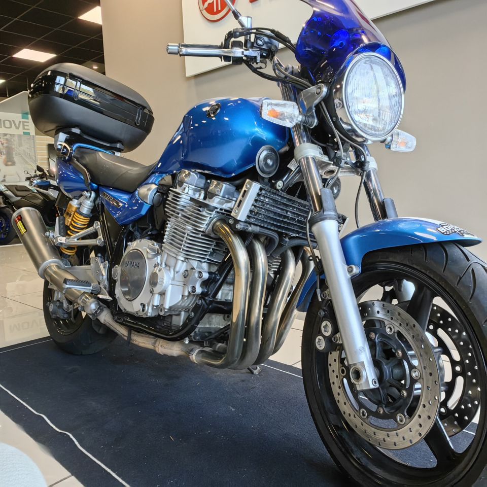 YAMAHA XJR 1300 SP 16