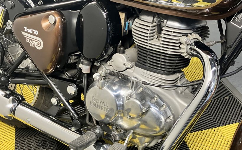 ROYAL ENFIELD CLASSIC 9