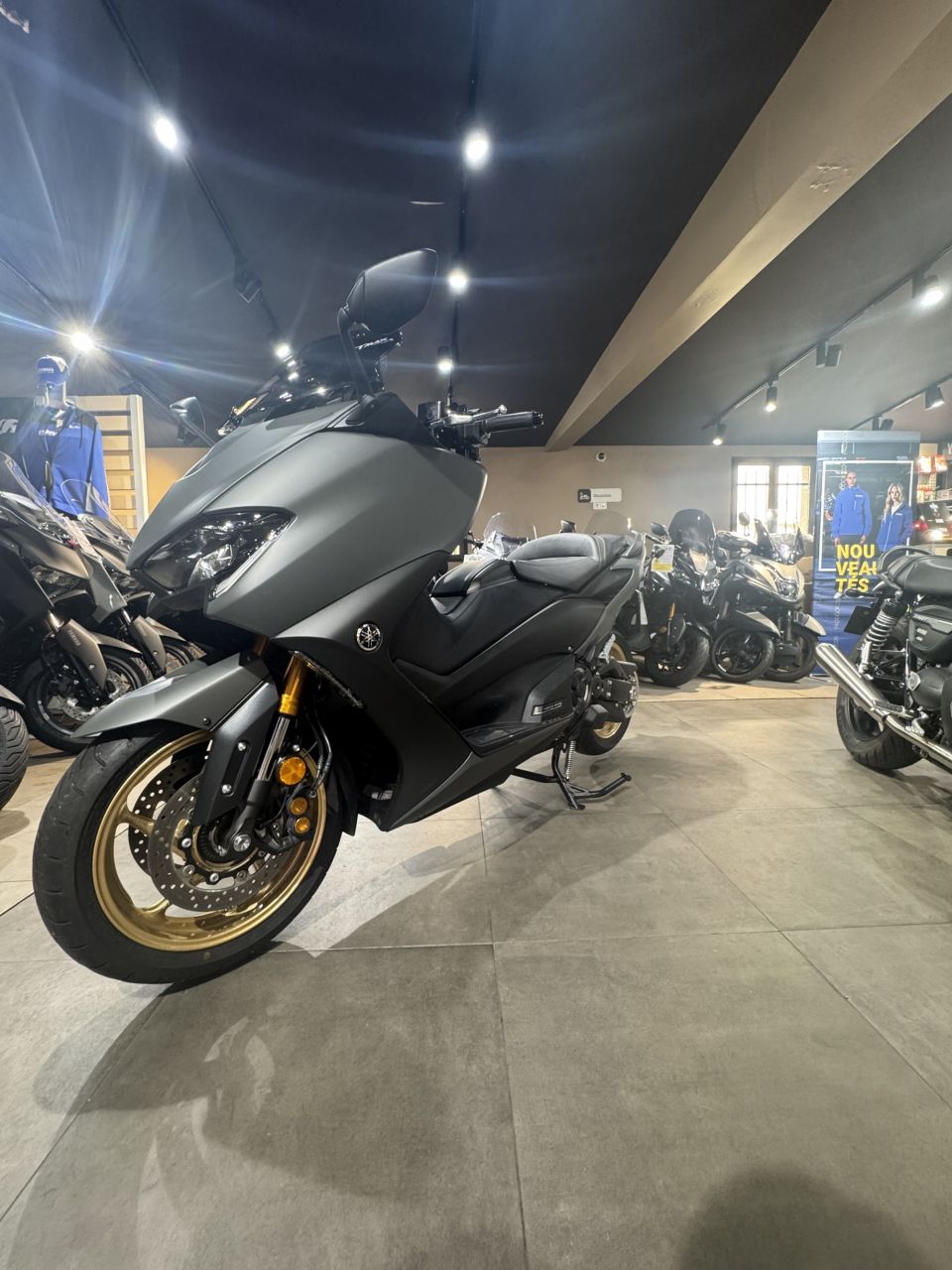 YAMAHA XP T-MAX 560 TECH MAX KAMO 1