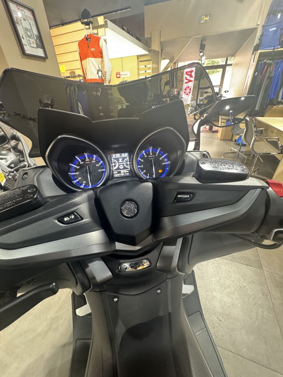 YAMAHA XP T-MAX 560 TECH MAX KAMO 4