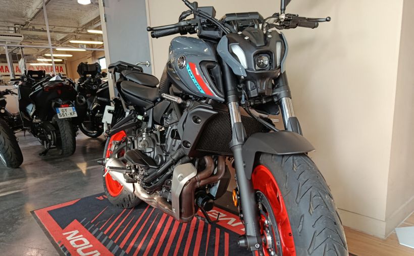 YAMAHA MT-07 1