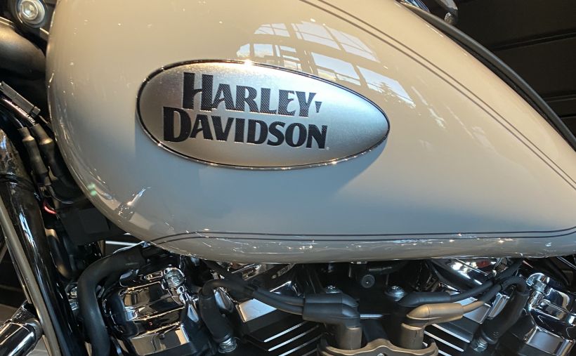 HARLEY-DAVIDSON SOFTAIL HERITAGE 1868 CLASSIC 2