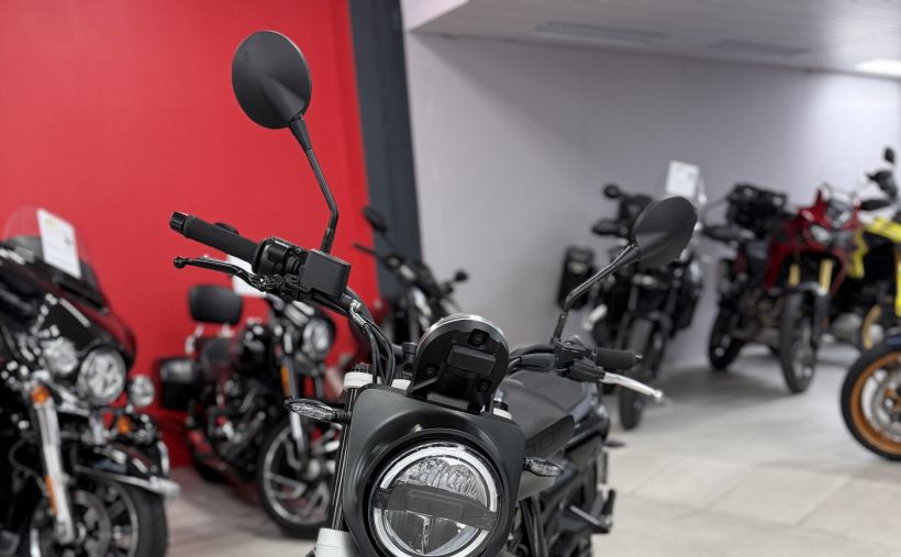 HUSQVARNA SVARTPILEN 701 1