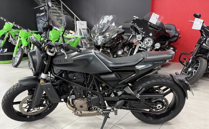 HUSQVARNA SVARTPILEN 701 2