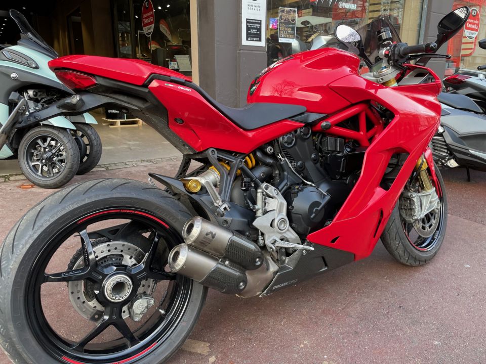 DUCATI SUPERSPORT 939S 2