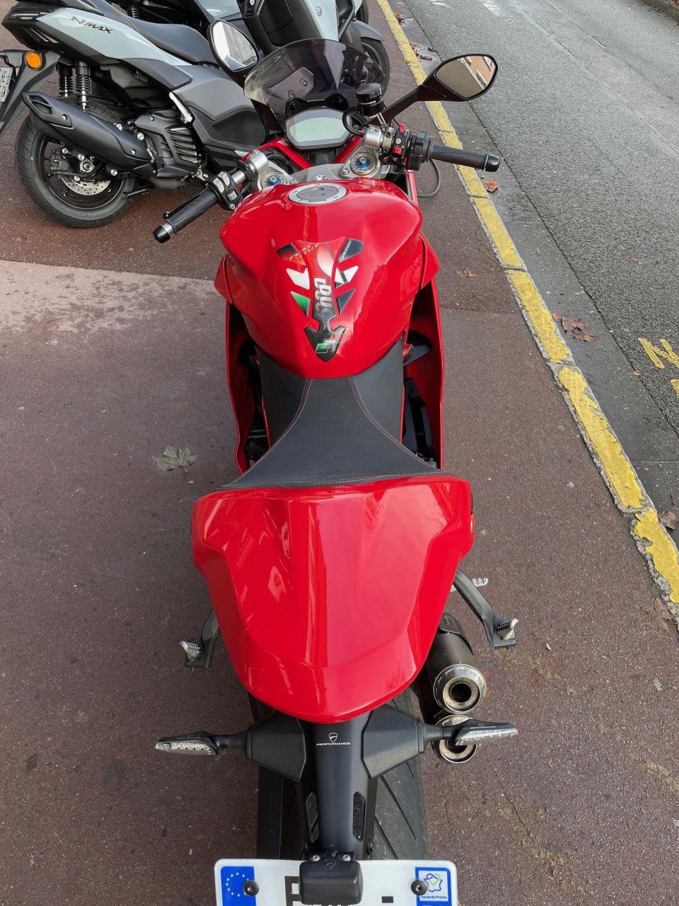 DUCATI SUPERSPORT 939S 3