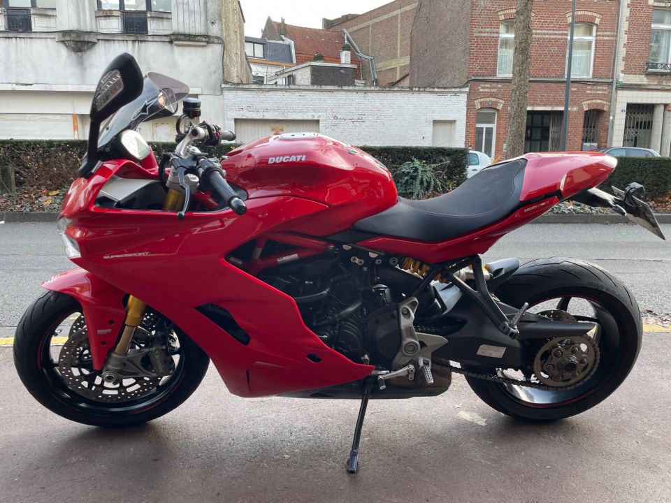 DUCATI SUPERSPORT 939S 4